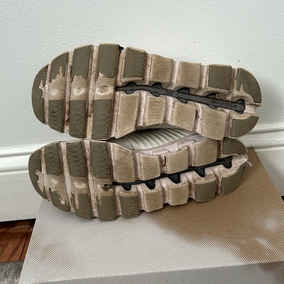 Gray and white On running shoes. - Picture 6 of 14